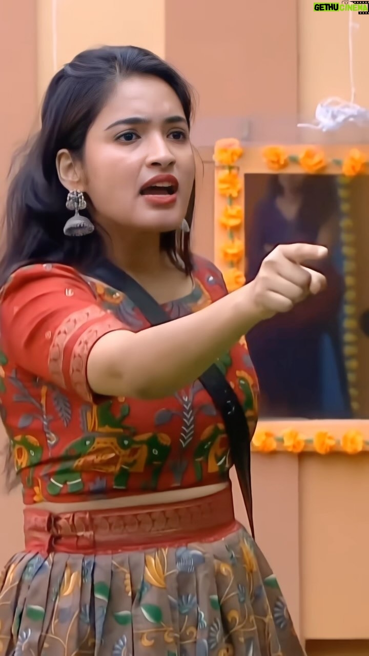 Rathika Rose - 27.8K Likes - Watch her maneuver the maze of emotions, transforming anger into a force driving her towards victory ✌️
COSTUME BY @sravanthisuresh_boutique
JEWELLERY BY @aanvitrends
#rathikarose #biggboss7telugu #biggbosstelugu #bigbosstelugu #starmaa