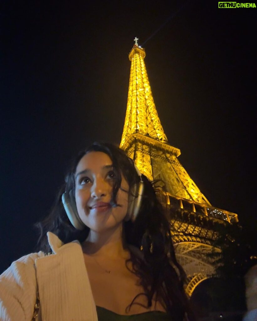 Raveena Aurora Instagram - MIRACLES HAPPPPPEN !!!! Eurostar, Gare Du Nord, Paris