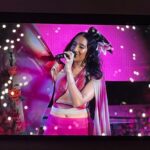 Raveena Aurora Instagram - HOLLYWOOD BOWL (´• ᴗ •̥`✿) WOW was crying so much after this one …. u play so many shows as an artist , and not all of them are perfect, but sometimes u have one that shakes you to your core and reminds you why u practice and put your body thru so much. This one was that for me . thank u @maxwell @laphil @hollywoodbowl and my beautiful touring crew for the magic magic magic night !!!!