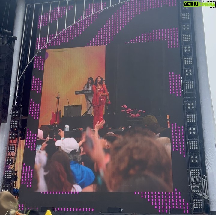Raveena Aurora Instagram - very grateful to be in this iteration of life , very grateful to be of magic and around it all the time 😍 Outside Lands Music Festival