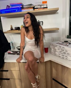 Raveena Aurora Instagram - I FEEL SO TUNED INTO FREQUENCY OF LOVE ♥️ I LOVE THOSE VERY SMALL SPRINKLES ON BETTY  CROCKER VANILLA BOX CAKE ♥️♥️♥️ I LOVE MY FRIENDS ♥️♥️♥️ EVERYWHEre I GO MAGIC FINDS ME ♥️♥️♥️ I MADE AN ALBUM THAT IS INFUSED W A BLESSING ♥️♥️♥️ LIFE IS GOOD ♥️♥️♥️♥️