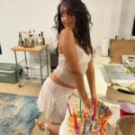 Raveena Aurora Instagram - I FEEL SO TUNED INTO FREQUENCY OF LOVE ♥️ I LOVE THOSE VERY SMALL SPRINKLES ON BETTY CROCKER VANILLA BOX CAKE ♥️♥️♥️ I LOVE MY FRIENDS ♥️♥️♥️ EVERYWHEre I GO MAGIC FINDS ME ♥️♥️♥️ I MADE AN ALBUM THAT IS INFUSED W A BLESSING ♥️♥️♥️ LIFE IS GOOD ♥️♥️♥️♥️
