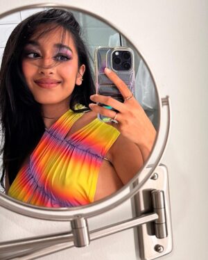 Raveena Aurora Instagram - Last night b4 the show ….. ‧₊˚🖇️✩ ₊˚🎧⊹♡ @natasianart 
photos and makeup by @virtual.brat