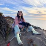 Raveena Aurora Instagram - my life has just been studio and hike . studio and hike . kisses in between . very wholesome stuff 🥹 I AM coming out of hibernation though to play with MAXWELL ??? AT THE GODDAMN HOLLYWOOD BOWL ???? WHAT IS LIFE ??? show is on September 10th and tix out nowwww thru @hollywoodbowl Hollywood Bowl
