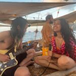 Raveena Aurora Instagram - Happier in the sun ! ! : ) So grateful for @frenchkiwijuice and @thesundropgarden ‘s love ☀️ Philippines