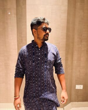 Ravi G Instagram - “If it doesn't challenge you, it doesn't change you.” 

Keep smiling and live your life to the fullest possible !! 

Its #challeya Trend 😎

Photo courtesy :- @rhythm_samm 

#lifelessons #instagram #love #photography #photooftheday #instadaily #fashion #art #photo #music #smile #happy #life #myself #india #comfortzone #ethnicwear #goodvibes