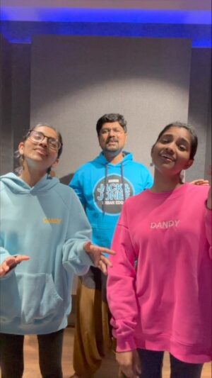 Ravi G Instagram - PORKANDA SINGAM (@kiranandnivi & @ravig_official) Was so FUN to collaborate with the amazing @ravig_official anna on this beautiful song by @anirudhofficial and @edavan_____ !! ⭐️🤍 @sonymusic_south 

Anddd, HAPPY BIRTHDAY to @ravig_official anna!! Hope you have an amazing one!! ❤️

Performing for the first time LIVE in LA AT THE FONDA THEATRE on Jan 28th at 8 PM!!! TICKETS LINK IN BIO!!