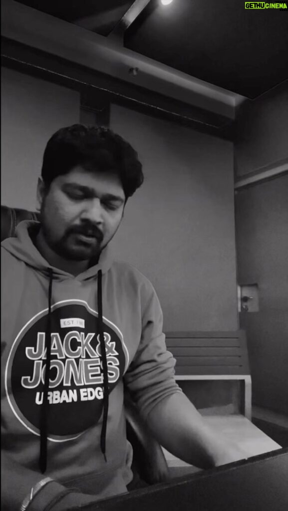 Ravi G Instagram - very humbled and proud to kickstart “Home Jam Collaborative” with a classic ARR number! Thrilled to collab with @laxmax_3483 , one of the finest multifaceted musician who is immensely talented across multiple genres . Mustafa Mustafa - Kadhal Desam This song is a tribute from all of us to the master who inspired many through his music . Wishing our dear @arrahman sir - The genius 🙏 Happy birthday . I take this occasion to personally thank him for inspiring me and many others across globe . We love you sir !! Copy Rights owned by original composer / Audio Channel #arrahman #happybirthday #laxman #ravig#artist #reelsinstagram #artistinstagram #homejamseries#homejamcollaborative #lifeofamusician #tamil #chennai #musically#cover #love #kollywood #tamilmusic #tamilreels #reels #reelsindia #tamilstatus #friendship #mustafamustafa #abbas #vineet #tabu