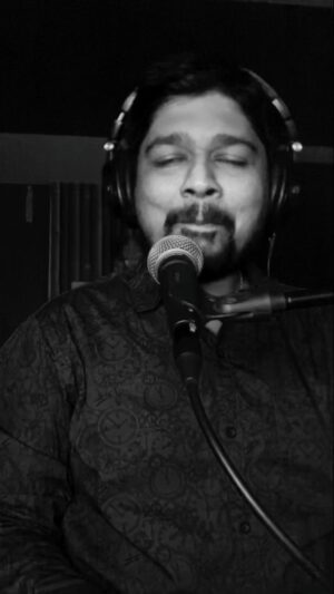 Ravi G Instagram - Home jam series- My Favourite - No.13

Anbe anbe kollathey

#ravig #réel #artist #reelsinstagram #artistinstagram #homejamseries #lifeofamusician #tamil #arr #arrahman #chennai #musically #cover 
#tamilsongs #hariharan #aishwaryarai #jeans