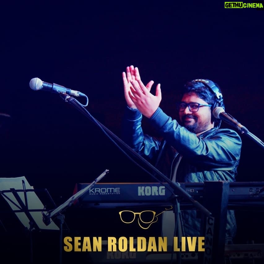 Ravi G Instagram - From a recent gig with @rseanroldan @supervijay_ @aalaapraju @ramkuu @silvertreeartists @phoenixmarketcitychennai @eventart_india #seanroldanlive #musicianslife Phoenix MarketCity (Chennai)