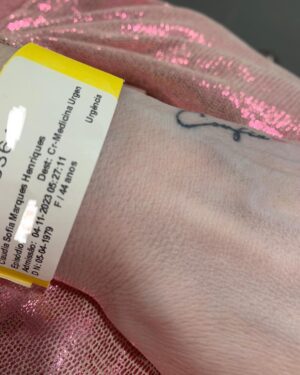 Rebeca Instagram - 🆘 Boa noite 🆘
A Rebeca já teve alta do hospital, estando em repouso absoluto. 
foi diagnosticada com uma bursite na anca da qual provocou uma inflamação no tendão do músculo da perna e que provoca muitas dores sem conseguir andar😓
Mais uma vez agradecemos todos os telefonemas e mensag de preocupação 🙏❤️ e pedí-mos desculpa mais uma vez por o concerto de hoje na Suíça ter sido ANULADO esperamos a vossa compreensão 

Muito gratos pela atenção que a DraMarla Luisa Botelho Chaves
teve com a Rebeca no hospital de Caldas da Rainha 🙏 grandes profissionais que ainda temos em Portugal e sim temos de agradecer …

Obrigada a todos pela preocupação 🙏🙏
Beijinho da Rebeca ❤️
