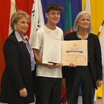 Rebeca Instagram - Que orgulho filho 🥰 🙏MELHOR ALUNO 10°ano - curso Música- 6° grau de Conservatório Caldas da Rainha 22/23 … obrigada a todos os professores pelo excelente trabalho 🙏🥰 continua meu amor a voar e a fazeres o que melhor sabes, estamos sempre a apoiar-te. Amo-te …❤️❤️❤️❤️Cerimónia prémios escolares e bolsas de estudo- Guitarra clássica - Rotary club Caldas da Rainha - novo ano letivo 7° grau conservatório 11° ano @robim____