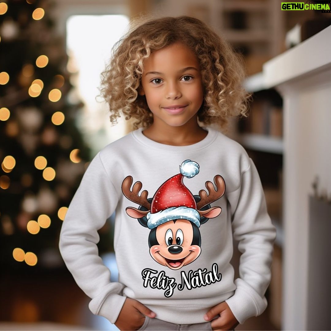 Rebeca Instagram - Eu jΓ‘ escolhi a roupa para a famΓlia na noite da consoada πππ e tu de qual gostas mais? Podem visitar a loja @colares_de_catia_prata e podem atΓ© escolher as prendinhas de natal πππ
π
