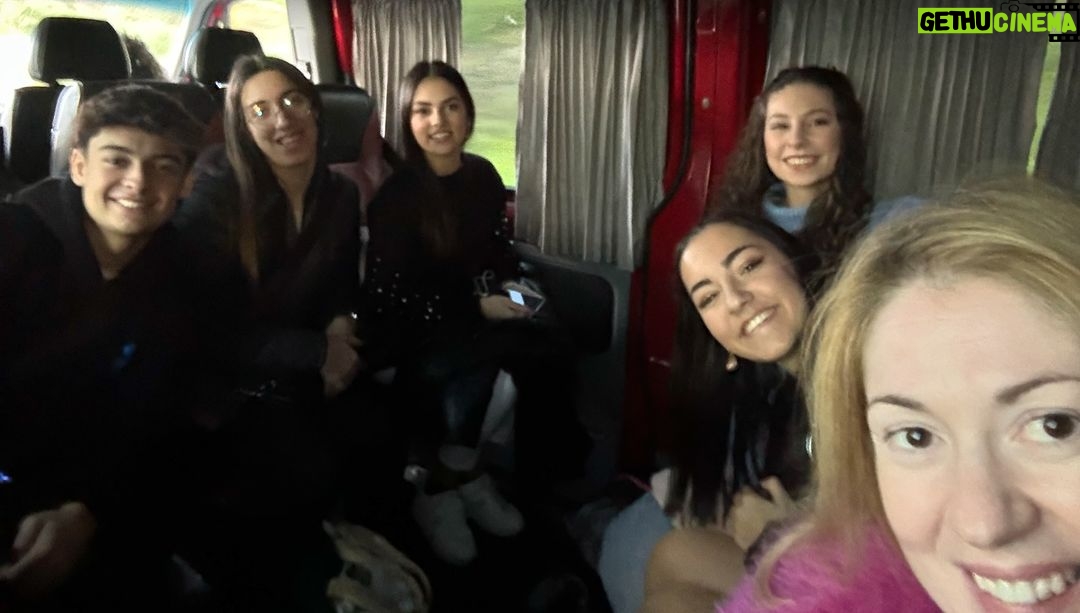 Rebeca Instagram - A caminho do 1° concerto 2024 da Tour Butterfly🦋 🦋🦋 quem vai estar connosco hoje à noite em Sto Amaro da Boiça- Figueira da Foz??
