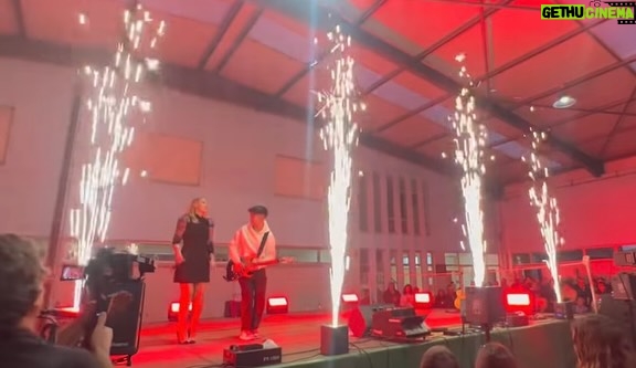 Rebeca Instagram - Ontem foi um dia ESPECIAL concerto solidário para os bombeiros de Caldas da Rainha❤️ e tive o privilégio de cantar os parabéns à minha mamã que fez aninhos Lena Marques Obrigada pelo carinho de todos os bombeiros principalmente ao Comandante @nelsoncruz, obrigada a toda a população das Caldas da Rainha foram maravilhosos como sempre Beijinhos grande 🥰❤️