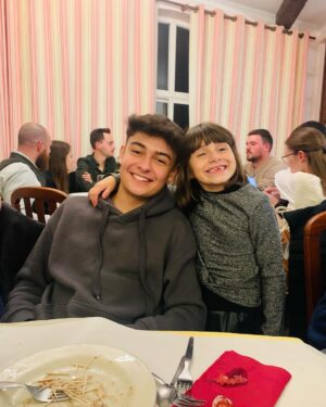 Rebeca Instagram - Jantar de aniversário 🎁 @gomes.elio
