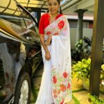 Rebecca Santhosh Instagram – Desi girl 💕
.
.
.
MUH : @mishlak_ 
Saree : @gourishankaram_arts