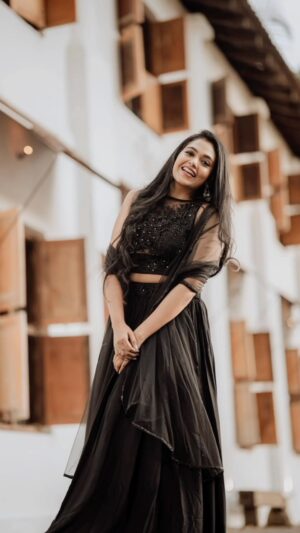 Rebecca Santhosh Instagram - Pause challenge ⏯️🤭
.
.
.
Costume : @chamak_by_becca @bybbecca 
.
.
#trendingreels #trending #pausechallenge #reelitfeelit #instadaily