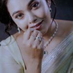 Rebecca Santhosh Instagram – Untold stories in every diamond 💎
@malabargoldanddiamonds 
.
.
.
MUH : @touchbyazhaki_ 
Saree : @jasofashions 
Shot by : @focuz_wedding Malabar Gold and Diamonds