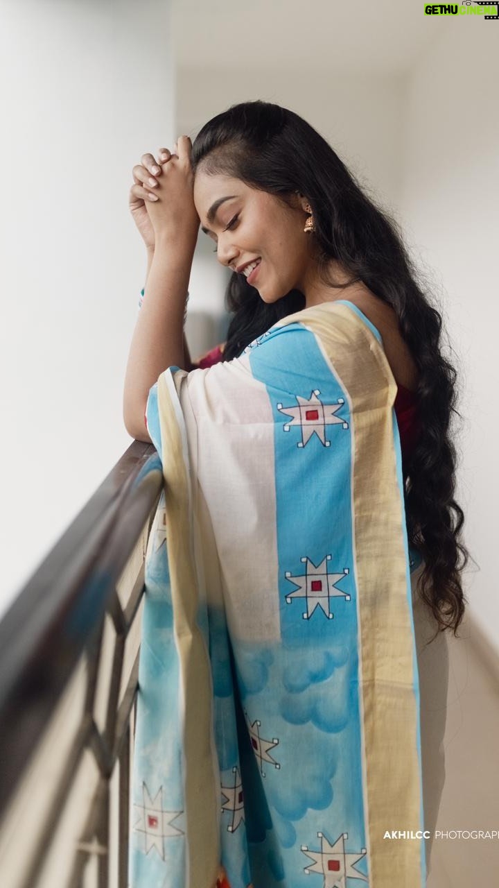 Rebecca Santhosh Instagram - @rebecca.santhosh 🧿 #simplemakeup #simplemakeuplook #rebeccasanthosh❣️ #thrissur #weddingmakeup #hinduweddingmakeup #muslimweddingmakeup #christianweddingmakeup #partymakeup #glassmakeup #glowmakeup
