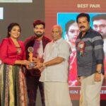 Rebecca Santhosh Instagram – AIMA Best pair AWARD- റെബേക്ക and നിതിൻ – നിങ്ങളുടെ സ്വന്തം ARJA . ഈ PAIR ഇന് കിട്ടുന്ന 4 ആമത്തെ അവാർഡ് ആണ് .Arja നു ഞങ്ങളെ വിളിക്കുന്നത് കേൾക്കാൻ ആണ് ഞങ്ങൾക്ക്  ഇഷ്ടം . വളരെ ചുരുങ്ങിയ കാലം കൊണ്ട് തന്നെ ഞങ്ങളെ നെഞ്ചിലേറ്റിയ പ്രേക്ഷകർക്കു ഒരു ആയിരം നന്ദി . ഇതു ഞങ്ങൾക്ക് മാത്രമുള്ള അഗീകാരം അല്ല ഞങ്ങളുടെ കൂടെയുള്ള എല്ലാ സഹപ്രവർത്തകർക്കും കൂടി ഉള്ളതാണ്. ഇതുവരെ ഞങ്ങൾക്ക് തന്ന സ്നേഹവും സപ്പോർട്ടും ഇനിയും ഞങ്ങൾക്ക് വേണം. കൂടെയുണ്ടാകും എന്ന് അറിയാം.

special thanks from bottom of our hearts to our own ARJA fan pages.
.
.
.
Costume : @miiasboutique
MUH : @nashash_makeover Kozhikode