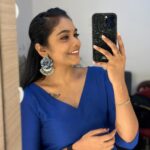 Rebecca Santhosh Instagram – Some random mirror selfies 🪞🤳
.
.
.
Swarovski phone cover : @zappersstore.in