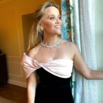 Reese Witherspoon Instagram – Red carpet ready for @goldenglobes ✨🌟💫

Styling @petraflannery @itsmilani
Hair @lonavigi
Makeup @kdeenihan
Dress @moniquelhuillier
Shoes @jimmychoo
Jewelry @tiffanyandco