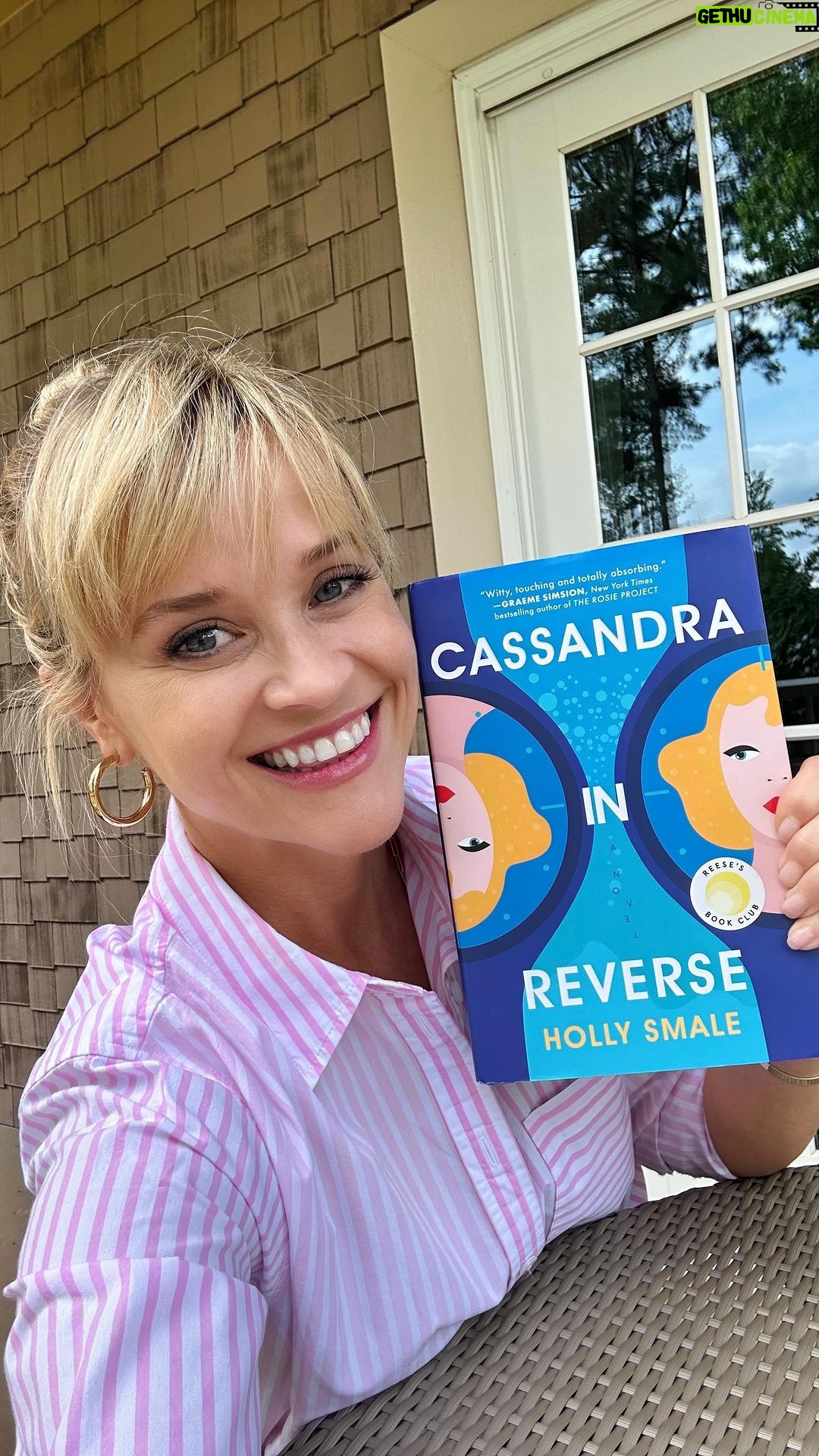Reese Witherspoon Instagram - Our June #ReesesBookClub Pick is #CassandraInReverse by @HolSmale! This super charming and witty novel is about main character Cassie who is stuck in a time loop and trying to fix the 3rd worst day of her life ⏱️♾️ You may THINK you know what’s going on... but keep reading!! 👀 If you could go back in time, what would you change?! Follow along at @ReesesBookClub all month long 📖
