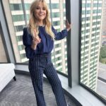 Reese Witherspoon Instagram - Boston! It was a wicked good time. Loved the clam chowder, Dunkin' cream pie specials and the duck tour 💗🍩🦆