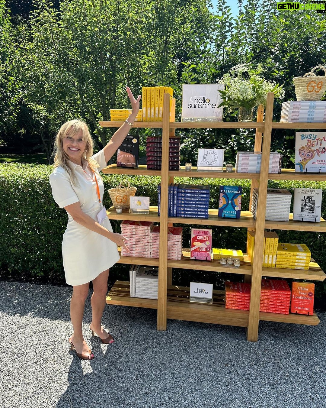 Reese Witherspoon Instagram - Best Conference Day with @g9_ventures @amygriffin #makingwaves and making friends with so many amazing Female Founders 🧡