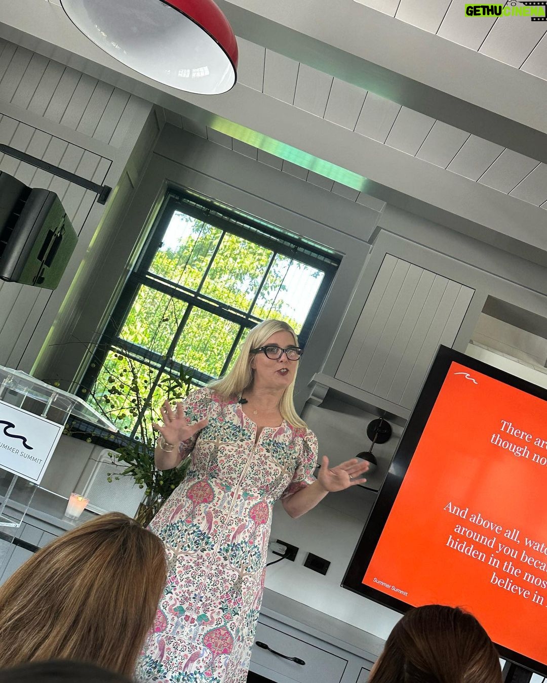 Reese Witherspoon Instagram - Best Conference Day with @g9_ventures @amygriffin #makingwaves and making friends with so many amazing Female Founders 🧡
