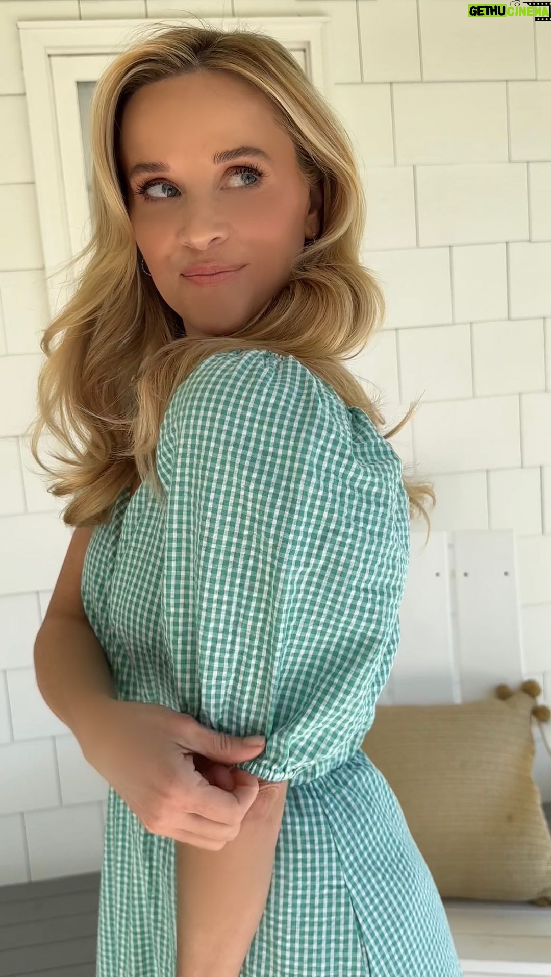 Reese Witherspoon Instagram - It’s all in the details ✨🤩 The new @draperjames RSVP Spring collection is now available at @kohls!