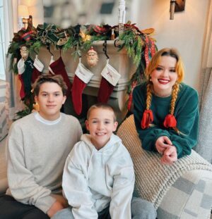 Reese Witherspoon Instagram - Wishing all of YOU a very Merry Christmas and Happy Holidays from our family to yours ! 🥰🎄✨