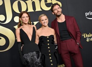 Reese Witherspoon Instagram - SURPRISE! Today is the day!!! The first 3 episodes of @daisyjonesandthesix are OUT NOW! 💛✨ Watching the team @hellosunshine bring this best-selling book by @tjenkinsreid to screens everywhere in this 10 episode series has been such a magical ride! 💫 So proud of this brilliant cast who became a REAL band through hours of hard work and endless practice... and this team of talented filmmakers who made 1970's LA come to life everyday. The costumes, the sets, the original music!! This kind of filmmaking magic doesn't happen everyday! So get ready for Daisy Jones, available TODAY on @primevideo!
