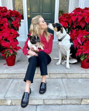 Reese Witherspoon Instagram - #NationalLoveYourPetDay, aka just a normal day in my life... thankful for my furry friends 🥰🐾
