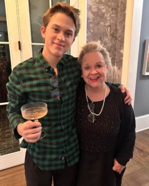 Reese Witherspoon Instagram - Christmas dinner with the fam!🥂🎄❤️
