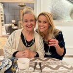 Reese Witherspoon Instagram - Giving THANKS for my wonderful family! And for pie 🥧 I love pie! ❤️💫🥧