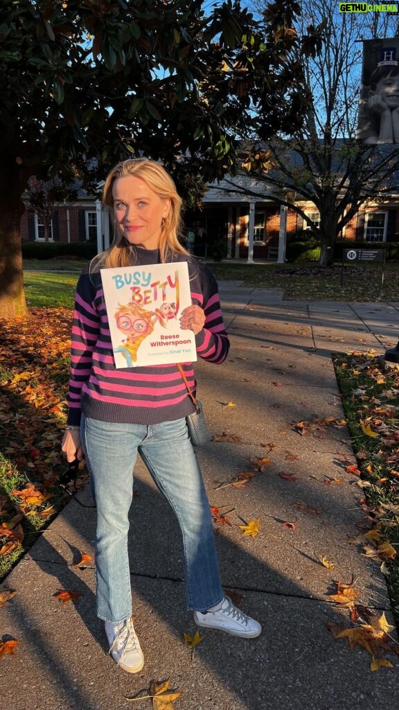 Reese Witherspoon Instagram - Come with me on a visit to my childhood classroom to read BUSY BETTY. 🤩 What a lucky girl I was to have Mrs. Wright encouraging me to be creative and outspoken as a young girl! I guess I sang a lot of @DollyParton songs everyday 🤣 🎶Shout out to all the amazing teachers who are nurturing our kid’s busy brains!