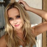 Reese Witherspoon Instagram - 🎶✨photos with the bomb lighting ✨🎶