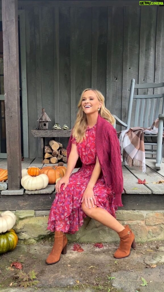 Reese Witherspoon Instagram - Hey y’all! @DraperJames’ fall collection is here and I’m in love. 🥰 Floral dresses, cozy sweaters and the cutest boots just landed. 🍂🙌🏼