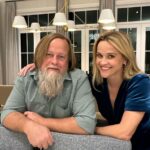 Reese Witherspoon Instagram - Giving THANKS for my wonderful family! And for pie 🥧 I love pie! ❤️💫🥧