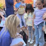 Reese Witherspoon Instagram - What an Amazing Busy Betty & The Circus Surprise reading with the cutest little readers @dieselbookstore!! It brings me SO much joy to read to Little Kids ..they ask the funniest questions 🤭 AND I got to share the stage with the incredible @rodaworld and her adorable book, Etta Extraordinaire 💫 💖 Everyone check it out! Betty and Etta had the BEST playdate 😉