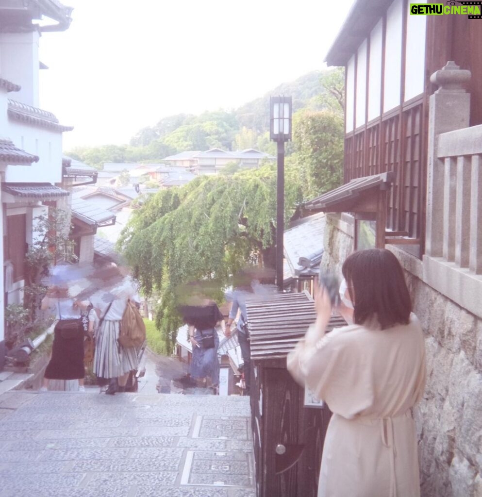 Reia Yonekura Instagram - in 京都 ☁️𓈒 𓂂𓏸 5枚目はファンの方からのプレゼント！！ ありがとうございます😥🤍