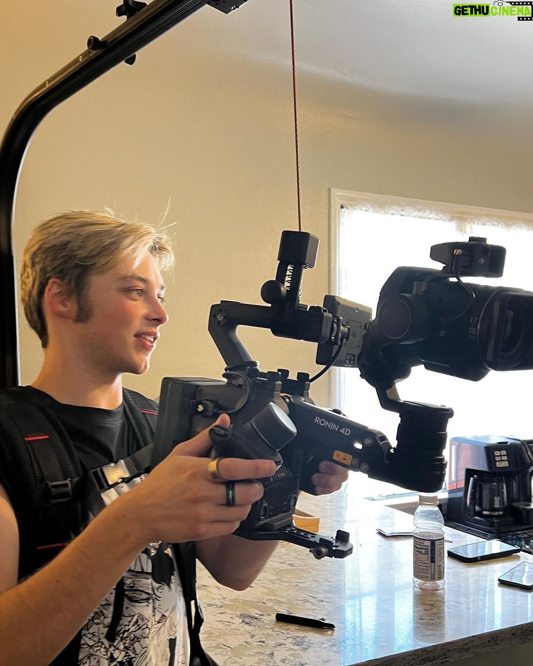 Reid Miller Instagram - New toys 🤭 #camera #cameraoperator #cameraop #director #djironin4d