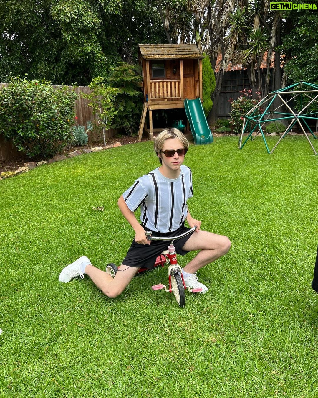 Reid Miller Instagram - Get on, we’re going shopping. #onset #filming #modelvibes