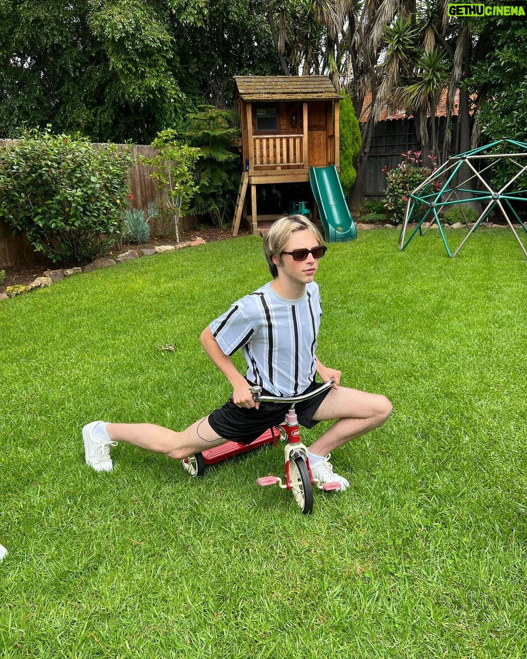 Reid Miller Instagram - Get on, we’re going shopping. #onset #filming #modelvibes