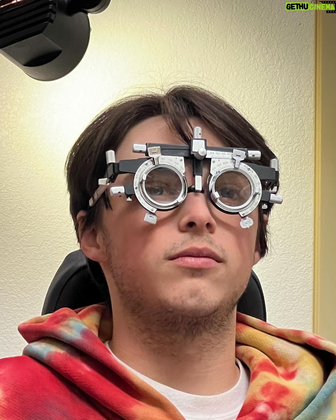 Reid Miller Instagram - POV: You go to the eye doctor and they dilate your eyes so you can’t see and then they ask you to pick out glasses but you can’t because you can’t see because they dilated your eyes 🧍🏻♂️#photodump