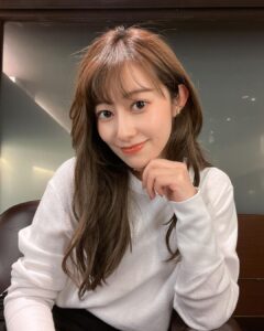 Reika Sakurai Instagram - エクステ付けたあと、 @daisukeaoki_tiechel にカットなど最終調整してもらいましたー！ エクステすらも自在に…神。 ヘアセットはもちろん @manami_tiechel いつも本当に感謝感激らぶ🙏🏻❤︎