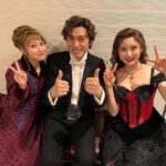 Reika Sakurai Instagram - ミュージカル 『ジキル&ハイド』毎日刺激的な日々を送っております✨ 公演もラストスパート！一回一回大切に舞台に立ってます。 3/24 本日は13:00〜公演 #柿澤勇人 さん #笹本玲奈 さん #石井一孝 さん　です！ 玲奈さんルーシーとは、東京公演ではラスト😢はやい…😢 女子ーズにお揃いのとっても可愛いヘアアクセをプレゼントしてくれました💕 楽屋でもお外でも最近ずっと付けてます〜！ 昨年の春に上演した 『フラワードラムソング』でご一緒したカズさん。東京公演ではたった3回しかご一緒しないという…超レアになってしまいました😂 貴重な今日の公演、カズさんアターソンをしっかり感じてきます！！！！ 今日も今日とて、この1公演 しっかりと楽しんできます✨
