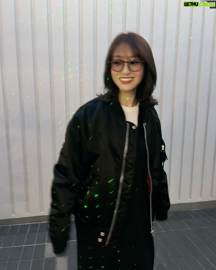 Reika Sakurai Instagram - ちょっと久しぶりに美容室行ったら、 入り口が賑やかになってました🎄